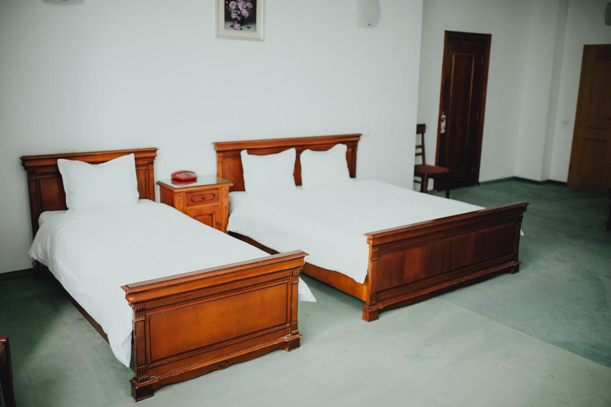 Hotel Bavaria كرايوفا المظهر الخارجي الصورة