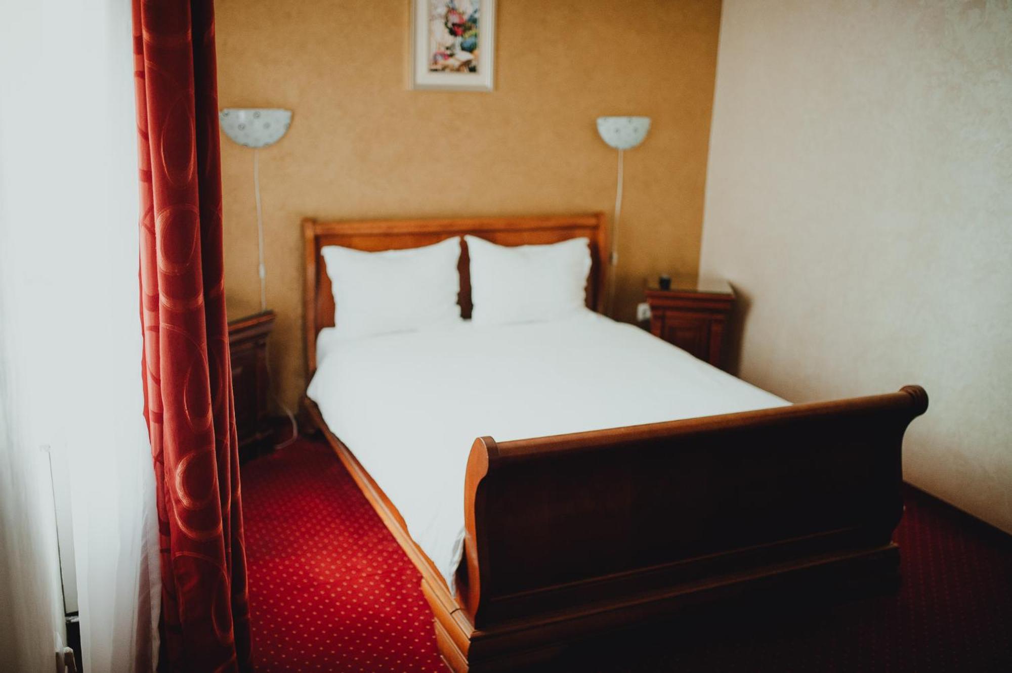 Hotel Bavaria كرايوفا المظهر الخارجي الصورة