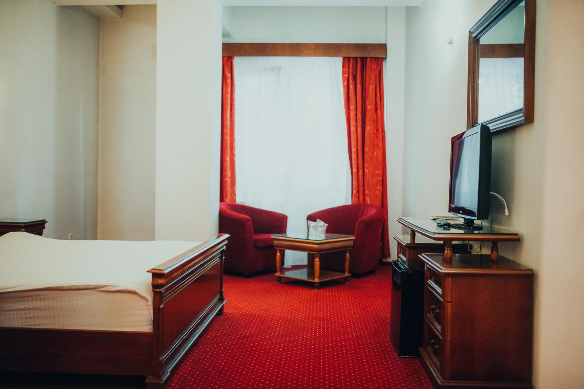 Hotel Bavaria كرايوفا المظهر الخارجي الصورة