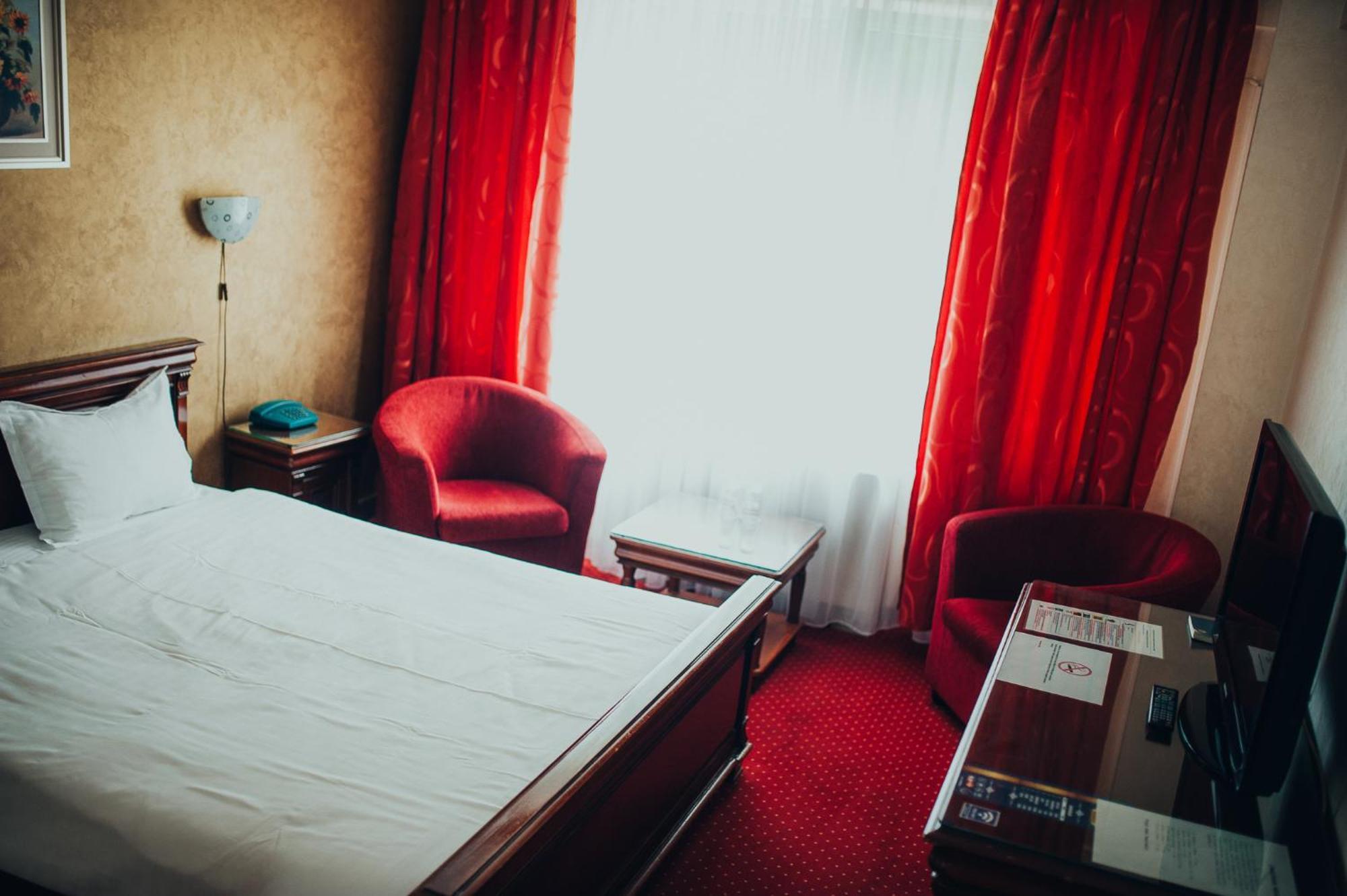 Hotel Bavaria كرايوفا المظهر الخارجي الصورة