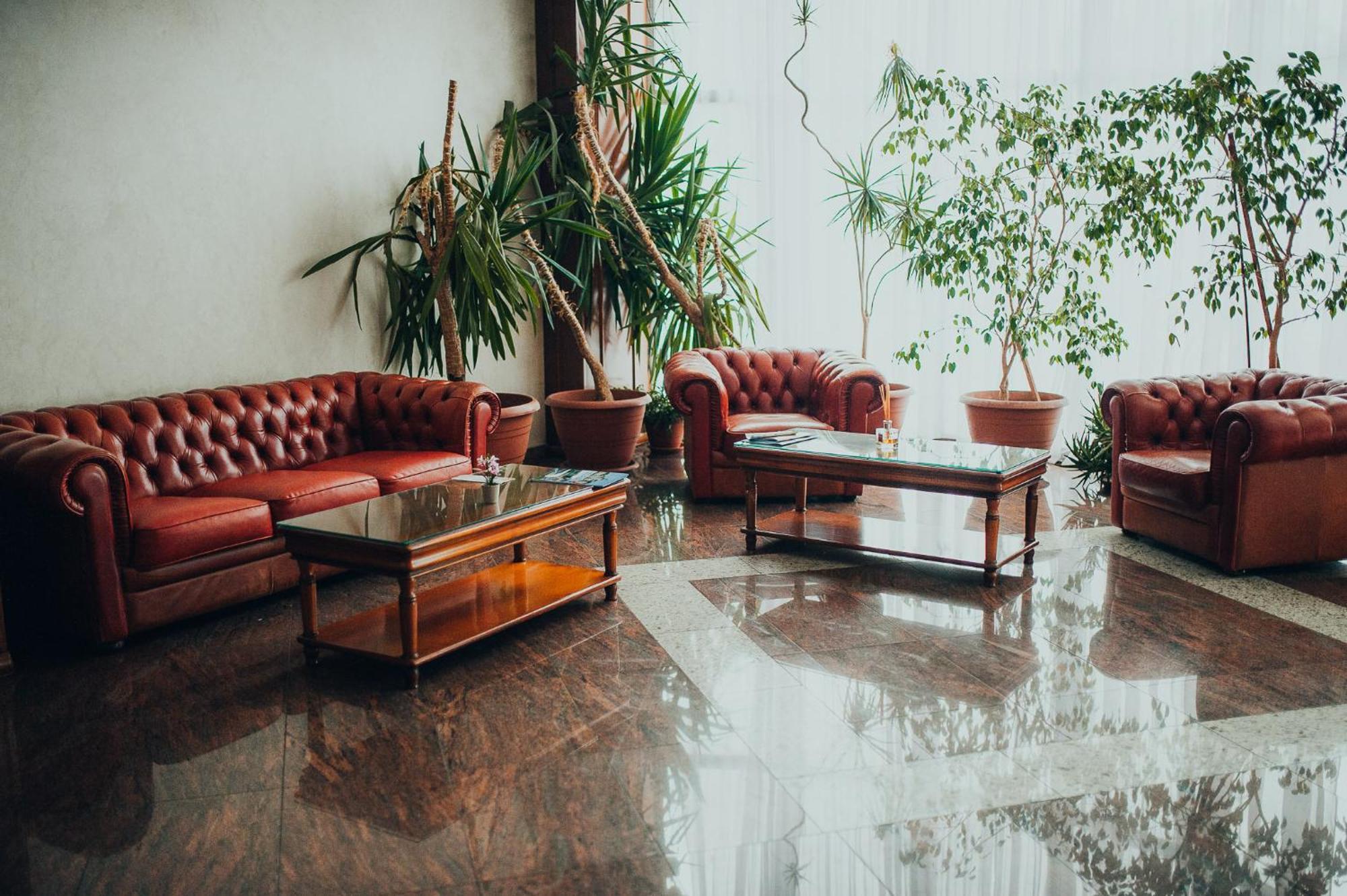 Hotel Bavaria كرايوفا المظهر الخارجي الصورة