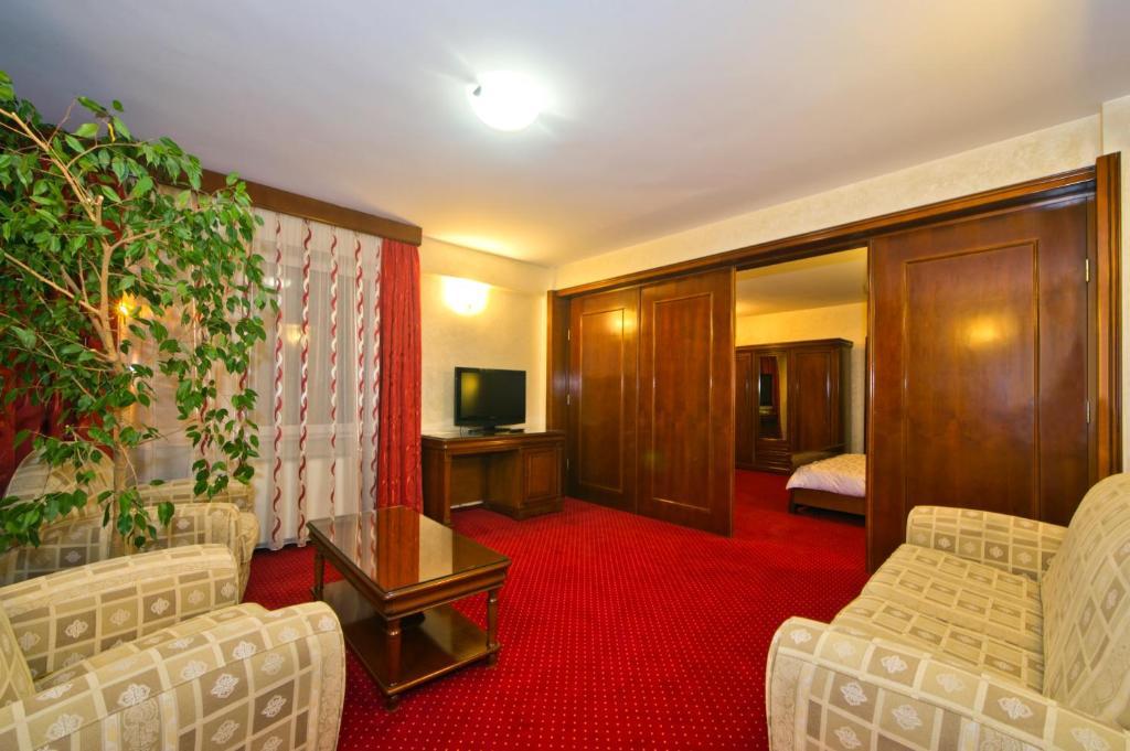 Hotel Bavaria كرايوفا المظهر الخارجي الصورة