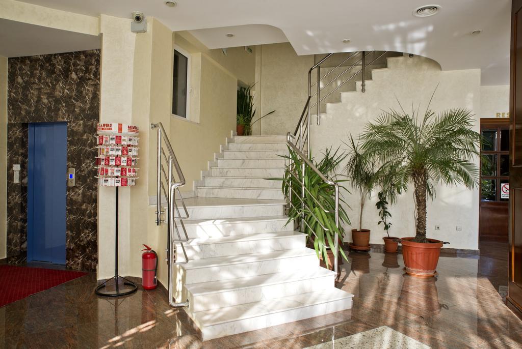 Hotel Bavaria كرايوفا المظهر الخارجي الصورة